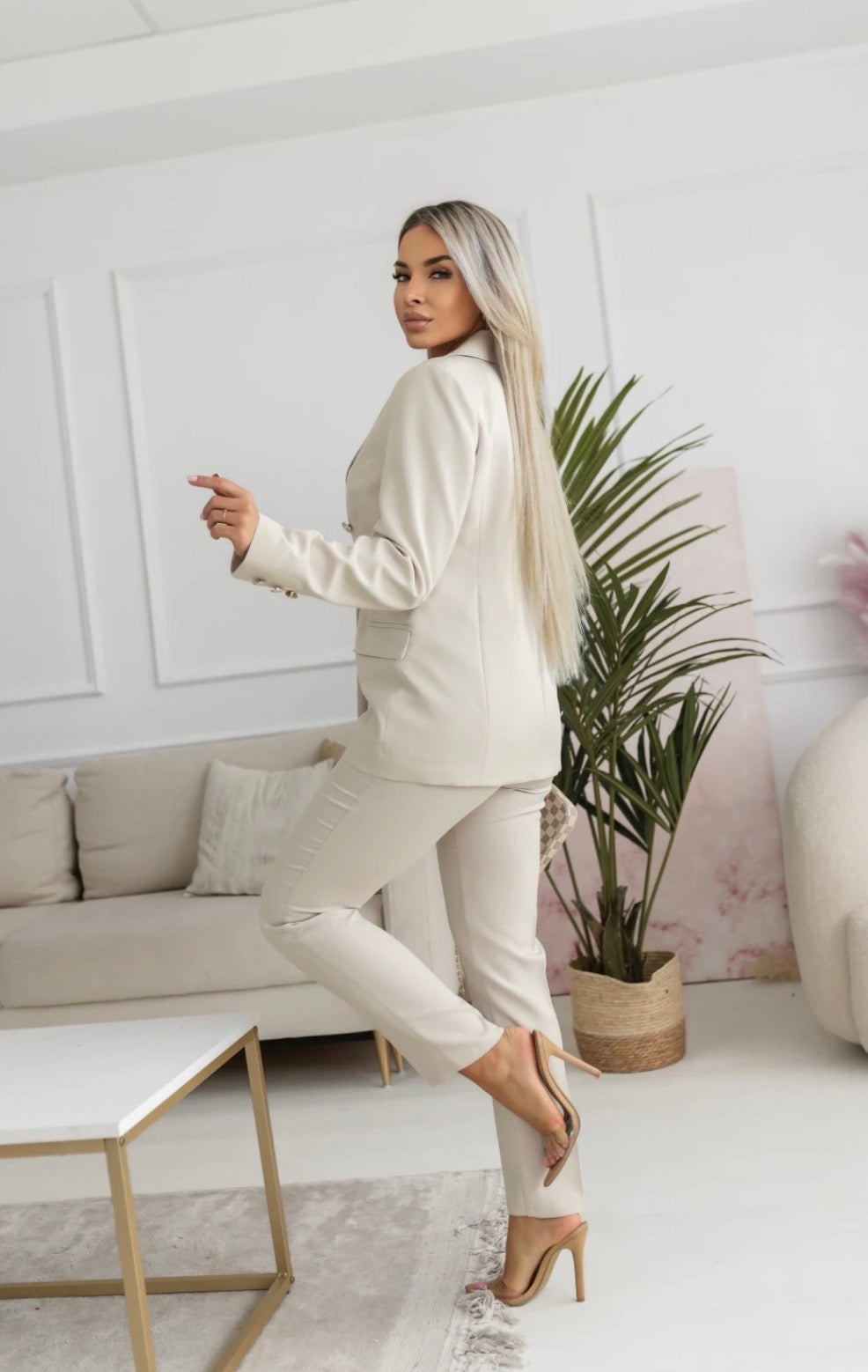 Premium Chic Blazer – Cream